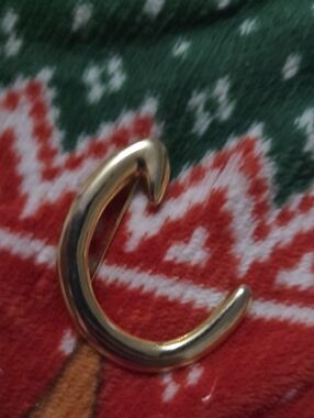 Gold C-Shaped Brooch Pin - Women Jewelry